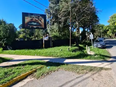 TERRENO COMERCIAL EN ALQUILER - ZONA ESTRATEGICA FUNES