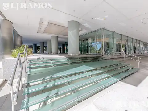 Oficina Monoambiente con 4 baños