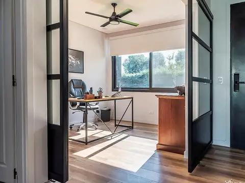 Venta casa 5 dormit en suite con pileta, cocheras y depen en Ayres Plaza Pilar, GBA norte