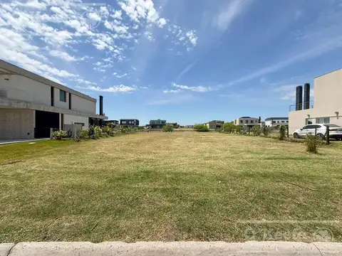 Lote a laguna en venta con posesión inmediata en venta en Sebastian Gaboto