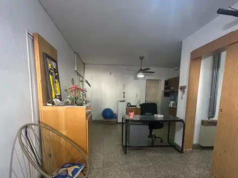 CASA DE 3 DORMITORIOS + LOCAL EN BARRIO ITUZAINGO