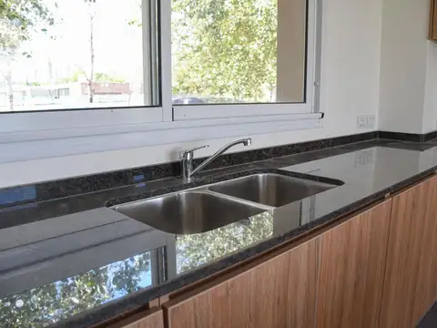 Casa 6 ambientes con 3 baños