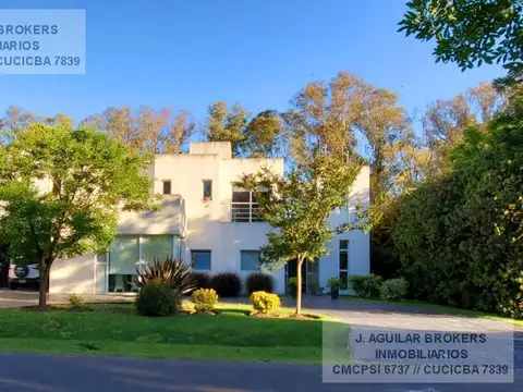 Casa en Barrio Co. Santa Ana, Francisco Alvarez, Moreno