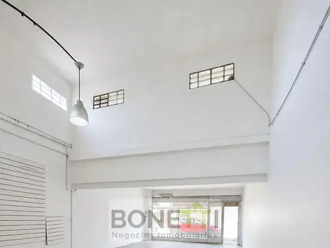 Local en Alquiler en Mercedes, $ 500.000