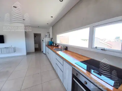 Excelente departamento 2 ambientes c/ excelente terraza exclusiva, Sarmiento y Newbery 