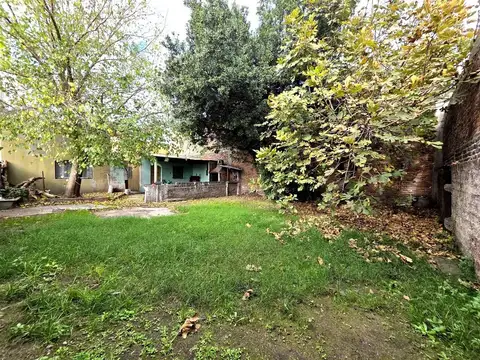 LOTE CON 5 DPTOS Y FONDO LIBRE.IDEAL INVERSOR