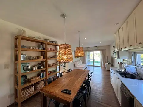 Casa 5 ambientes con 4 baños