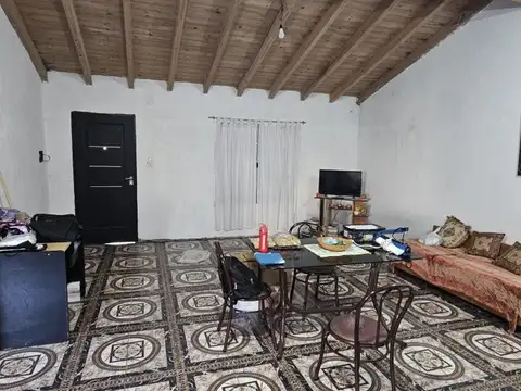 Casa 4 ambientes con 1 baño