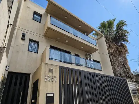 Alquiler departamento 2 ambientes con patio en Villa Luzuriaga