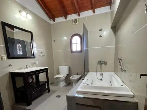 casa en venta - 4 ambientes - Caseros