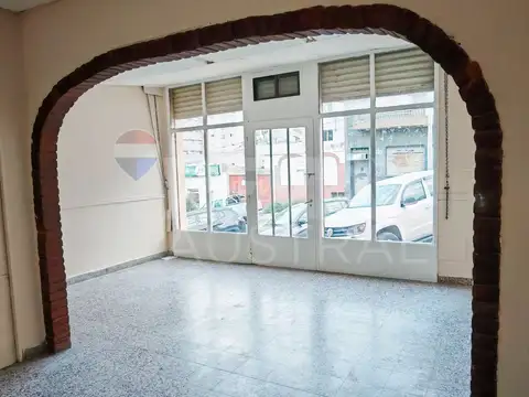 Local comercial con departamento