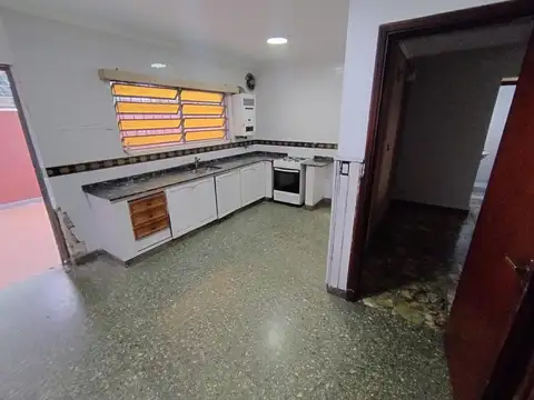 CASA TRES AMBIENTES EN DOS PLANTAS