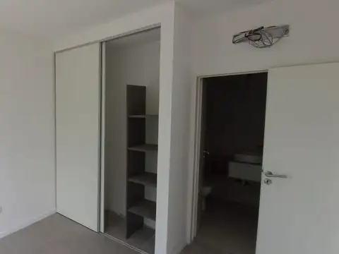 Departamento en Venta en Del Viso, USD 90.000