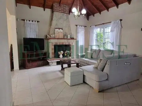 Casa 5 ambientes con 3 baños