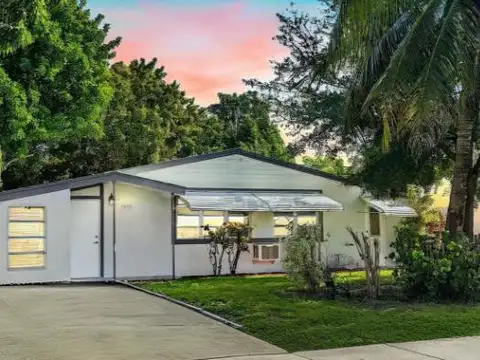 Casa en venta - 3 Dormitorios 2 Baños - Cocheras - 585Mts2 - Fort Lauderdale, Florida