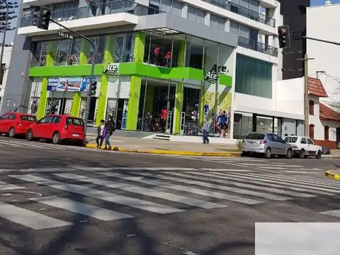 Departamento en alquiler 2 dormitorios c/ cochera 40 esquina 13 en La Plata