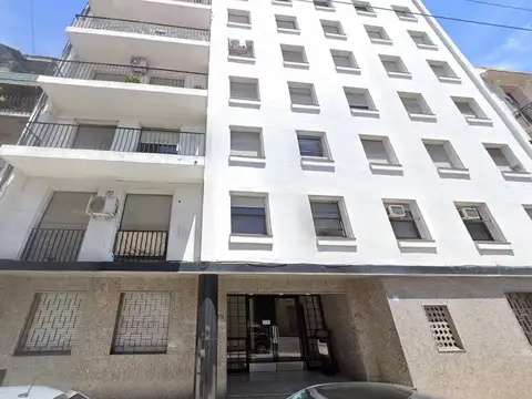 Cómodo departamento de tres ambientes  MUY LUMINOSO 