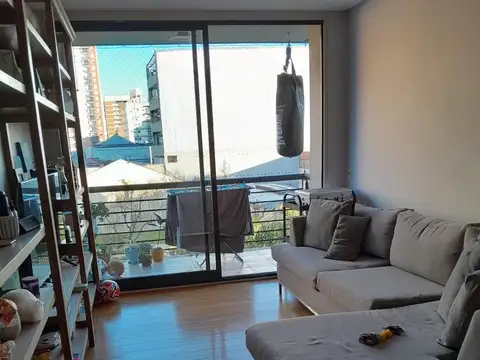 DEPARTAMENTO EN VENTA DE 4 AMBIENTES CON COCHERA FIJA Y BAULERA EN CABALLITO AMENTIES FLL