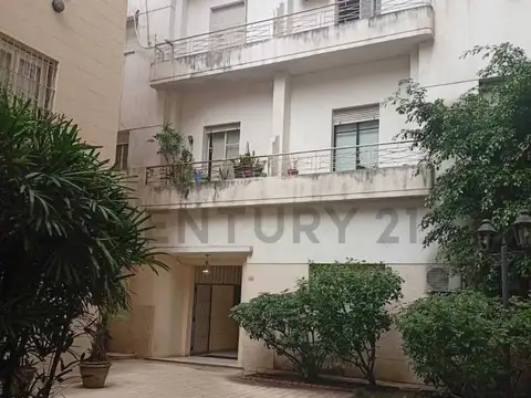 4 Ambientes con Entrepiso, Patio y Baulera – Apto profesional – San Nicolás