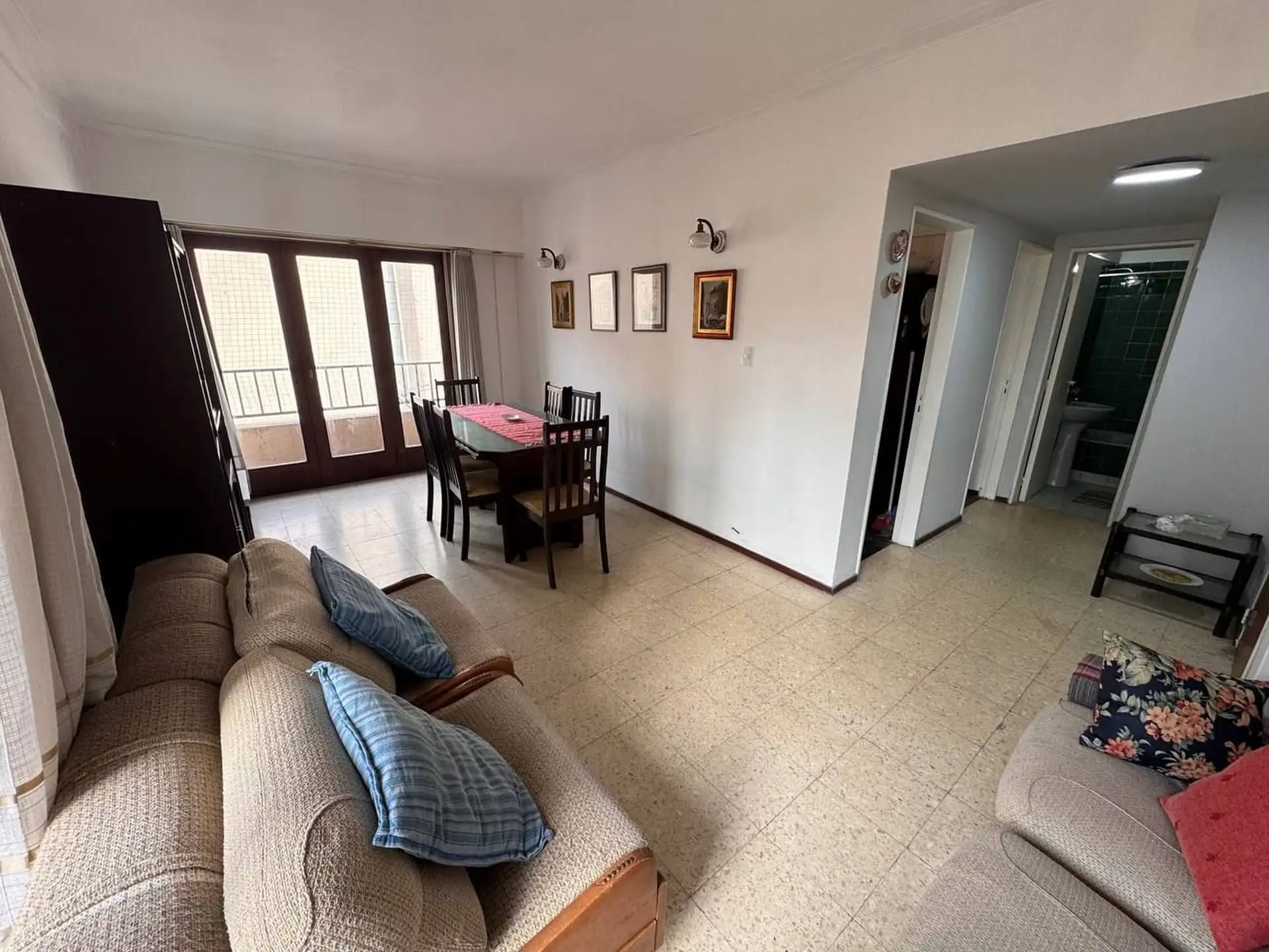 Depto 2 amb, 54m² con balcón perimetral — Centro