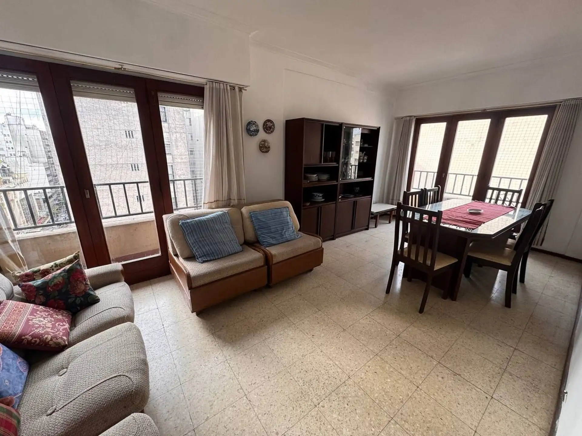 Depto 2 amb, 54m² con balcón perimetral — Centro