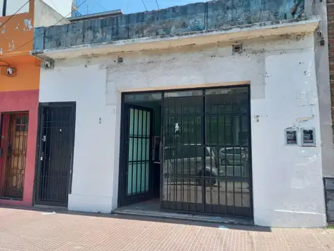 Local 22 mts2 sobre Av Marquez - José León Suárez