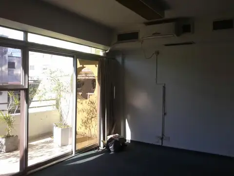 Oficina en Alquiler al Este