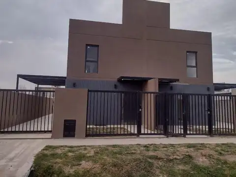 Casa en Venta con 1 cochera