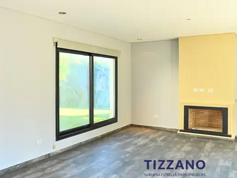 Casa en Alquiler con 5 cocheras
