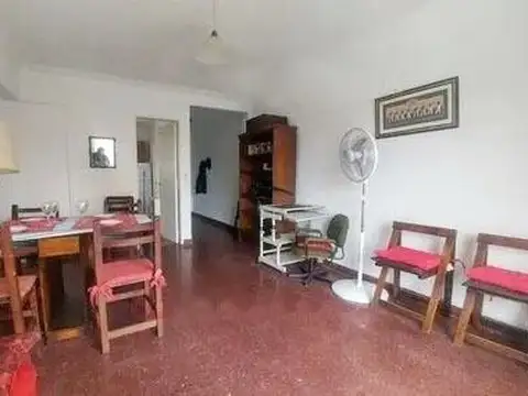 Coghlan, Naon 2700, 3 amb, 75m2, u$s 850 + expensas ( Junio 2026= aprox $ 180,000) + servicios.