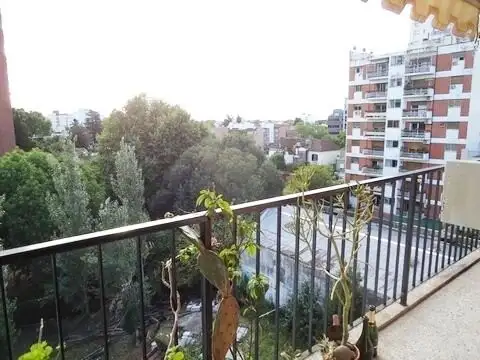 Coghlan, Naon 2700, 3 amb, 75m2, u$s 850 + expensas ( Junio 2026= aprox $ 180,000) + servicios.