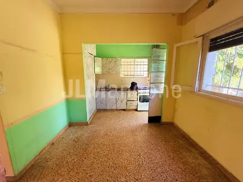 Casa 3 ambientes con 1 baño