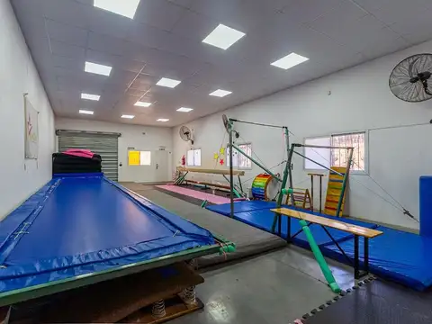 LOCAL Y GALPON COMERCIAL EN VENTA EN RICARDONE