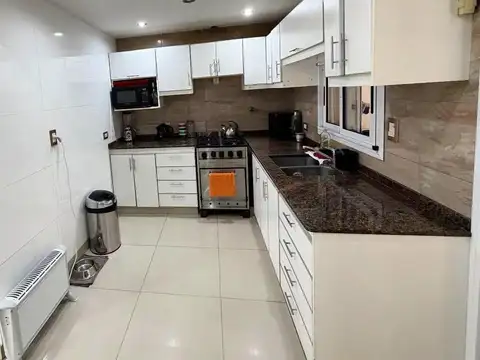 Casa en Venta en Tristán Suárez, USD 250.000