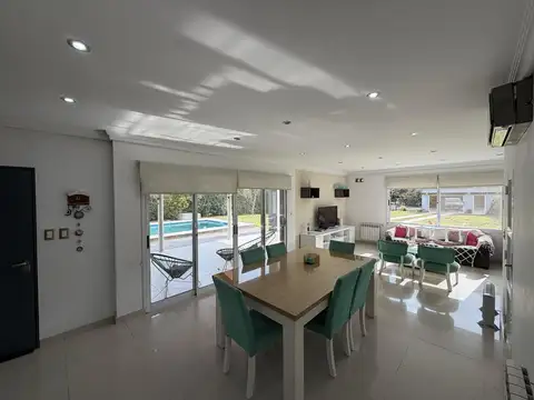 Casa en Venta en Tristán Suárez, USD 250.000