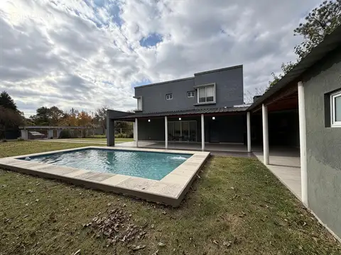 VENTA CASA 4 AMBIENTES LA CELIA
