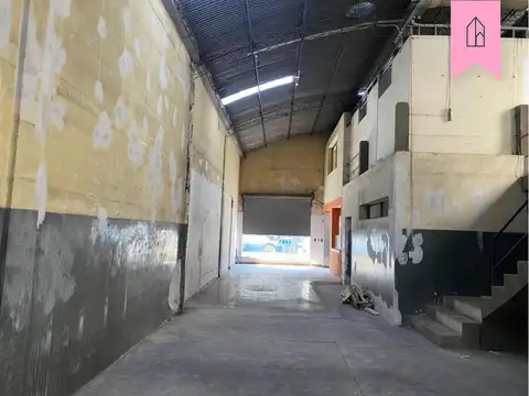 VENTA - LOCAL COMERCIAL y GALPON CON DEPOSITO