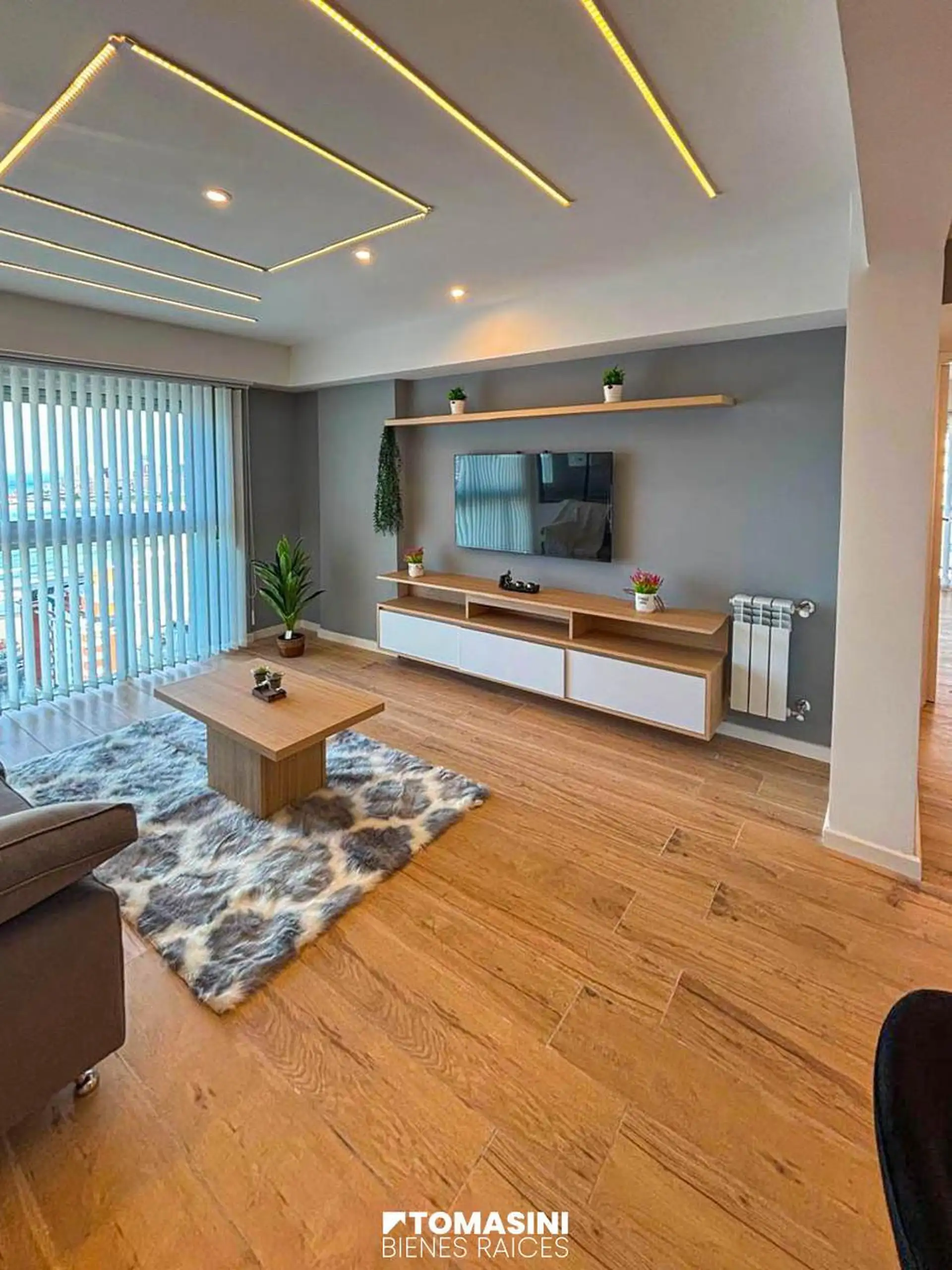 Departamento de 3 ambientes a la calle con balcón y vista al mar