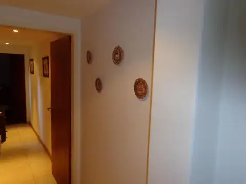 Depto Tipo Casa en Venta en Lomas Del Mirador, USD 180.000