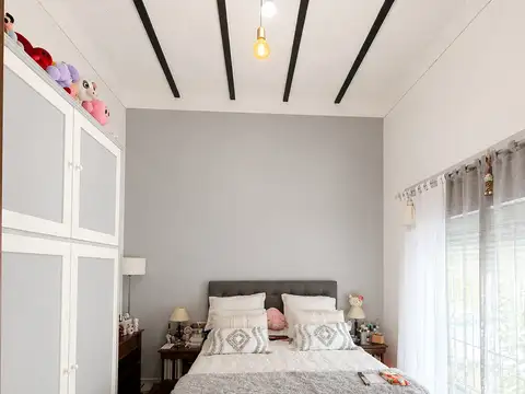 Venta Casa de 5 ambientes en dos plantas con terraza – Parque Chacabuco