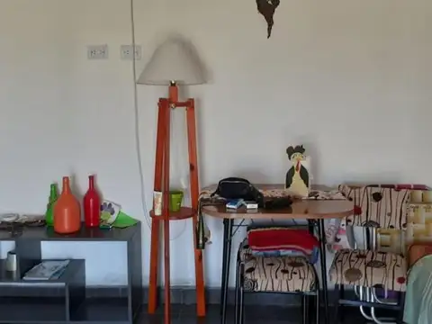 Casa 2 ambientes con 1 baño