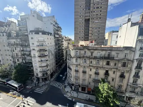 VENTA DEPARTAMENTO APTO PROFESIONAL RECOLETA PISO ALTO SOBRE AV SANTA FE