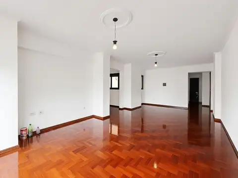 Venta depto 2 dormi con balcón centro