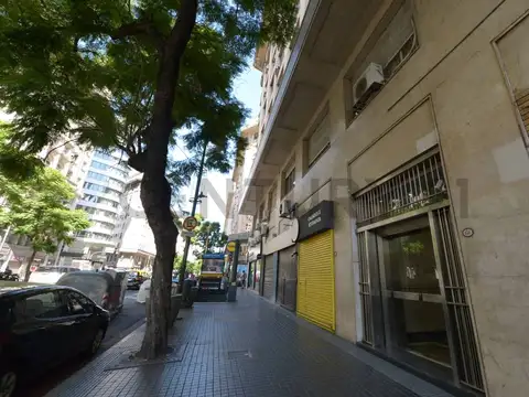 Oficina 5 ambientes con 3 baños