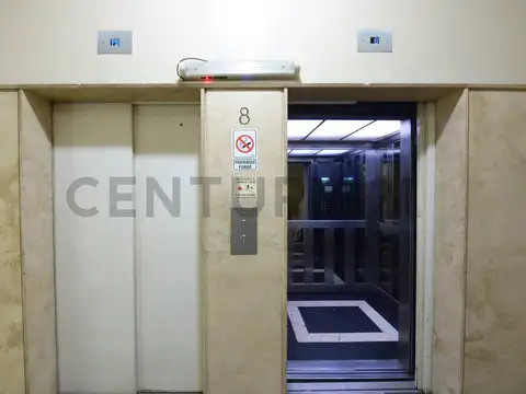 Av. Pte. Roque Sáenz Peña 900, Piso 8