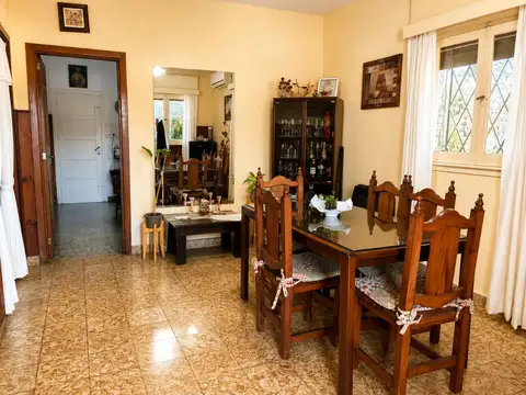 Casa 3 ambientes con 2 baños