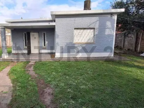Venta  Casa  de  3 ambientes y  2 ambientes independientes  en Lote de 1080 m2  Ideal Multifamiliar
