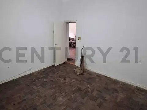 Venta  Casa  de  3 ambientes y  2 ambientes independientes  en Lote de 1080 m2  Ideal Multifamiliar