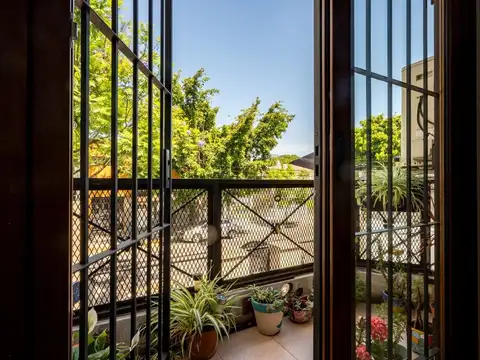EN VENTA DUPLEX CON TERRAZA - MONTE CASTRO