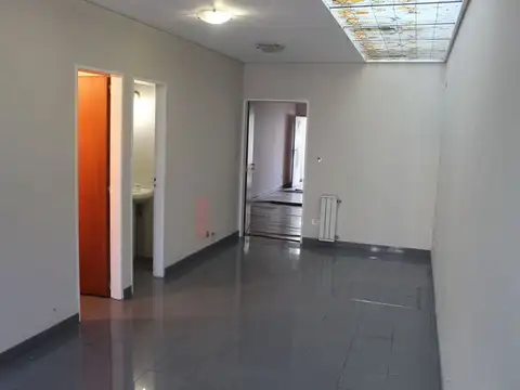 Venta de Comercio con patio en Gerli